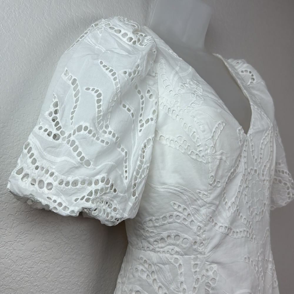 Lilly Pulitzer Celestina V-Neck Romper In Resort White Eyelet Size 6 NWT - Picture 6 of 12
